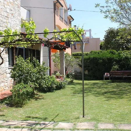 Apartment Apartments With A Parking Space Rovinj - 7656 *