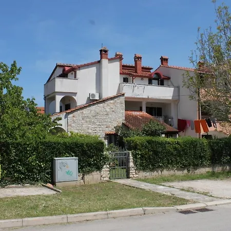 Appartement With Parking Space - 7656 *