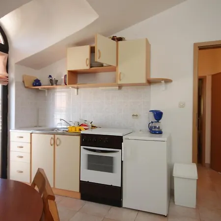 Apartment Apartments With A Parking Space Rovinj - 7656