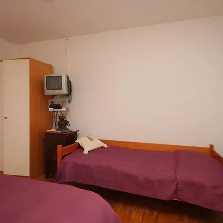 Apartment Apartments With A Parking Space Rovinj - 7656