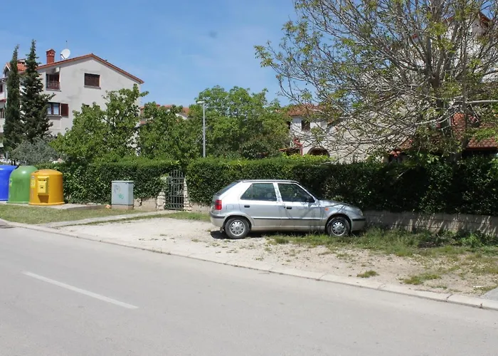 Apartman With Parking Space - 7656 *