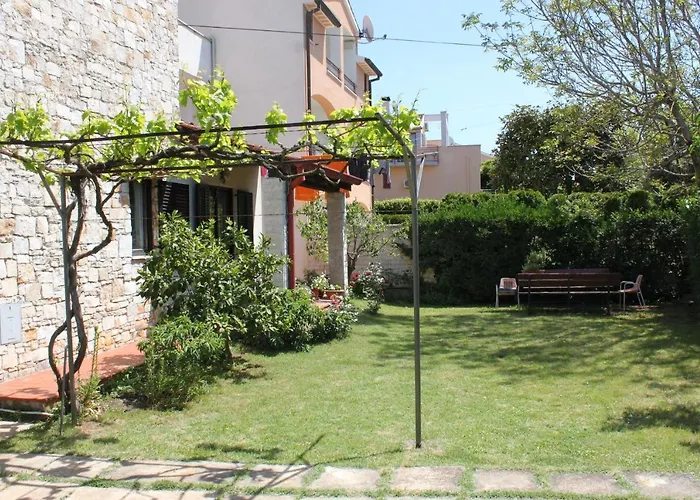 Apartman With Parking Space - 7656 *