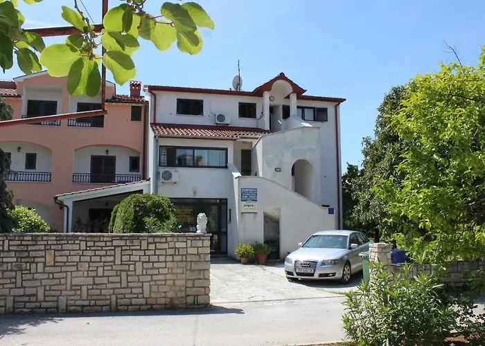 With Parking Space - 7656 Rovinj
