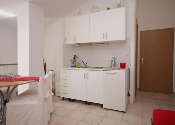 Apartman With Parking Space - 7656 *