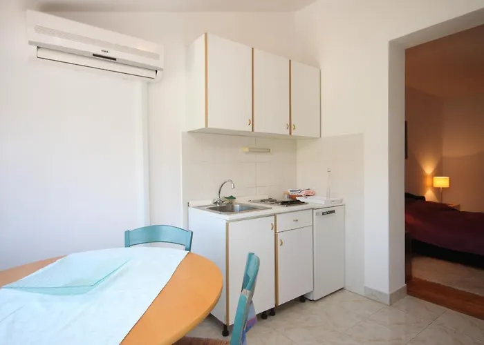 Apartman With Parking Space - 7656 *